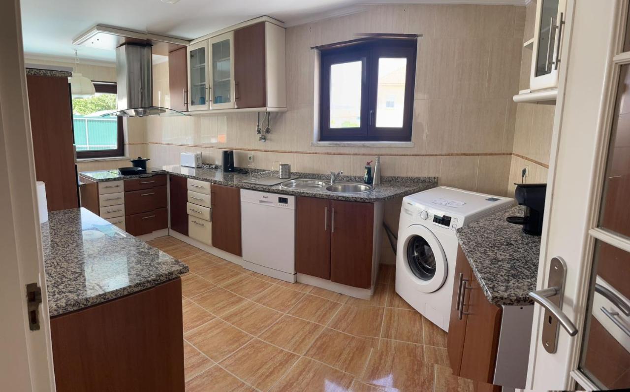Happy Holiday Cascais - Parede Apartment ภายนอก รูปภาพ