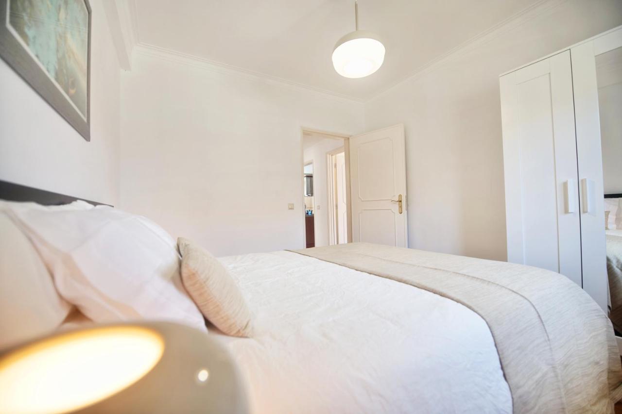 Happy Holiday Cascais - Parede Apartment ภายนอก รูปภาพ