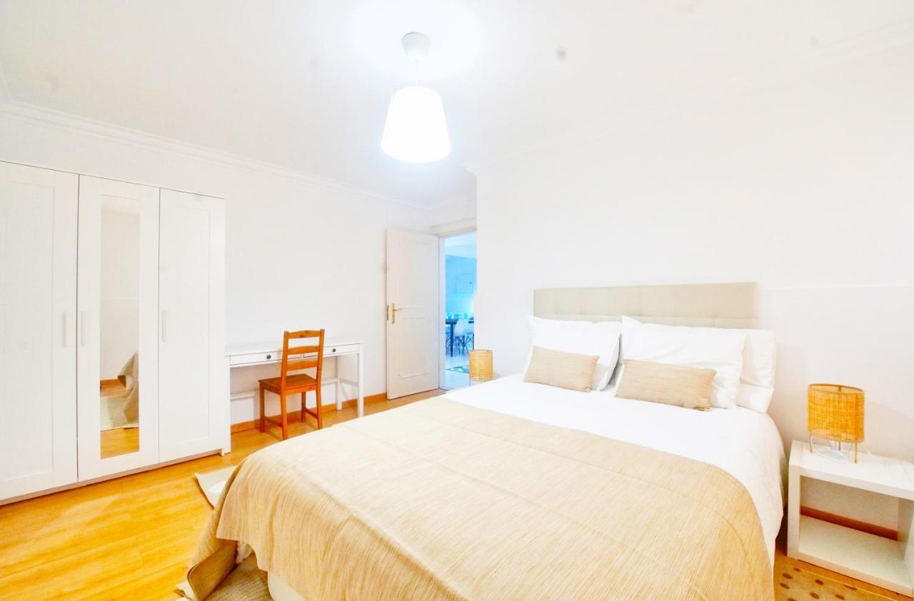 Happy Holiday Cascais - Parede Apartment ภายนอก รูปภาพ